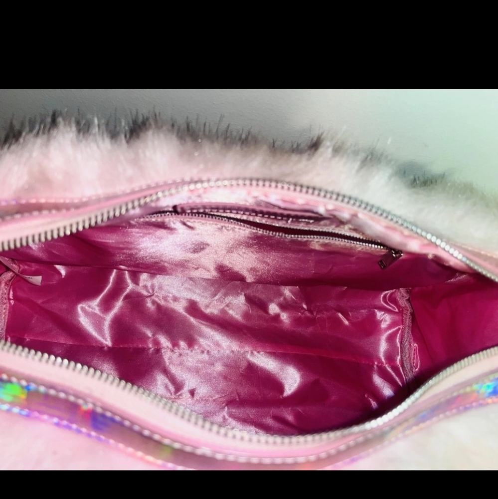 Dollskill Sugar Thrillz Pink Weekender Bag - Picture 3 of 6